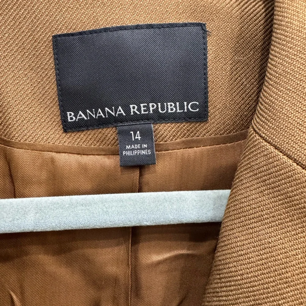 Banana Republic Women's Brown Blazer - Picture 3 of 3